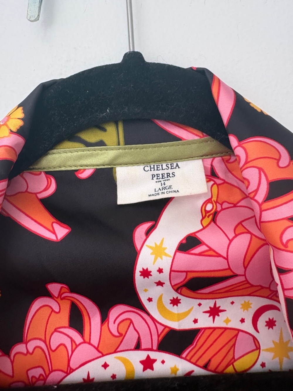 Chelsea Peers Silky Floral & Snake Print Kimono Robe - Black with Pink - Picture 3 of 3